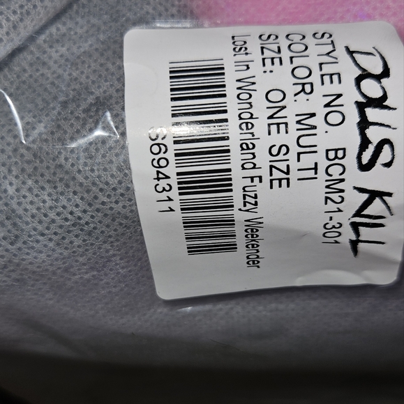 Lost in wonderland fuzzy weekender - Picture 4 of 4